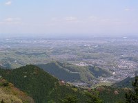 �R�������ɂ͍�ʁ`�����̊X���݂�W�]�I