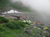 �q���b�e�ɗאڂ��Ă���e���g��B