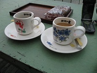 ���R�A���̃C���X�g���`���ꂽ�R�[�q�[�J�b�v�B