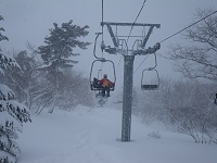 ������Ɛ���̒��A���t�g�͂����Ɛi�ށB