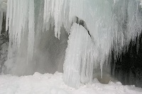 �����Ă���͕̂\�ʂœ����͐�������Ă���B