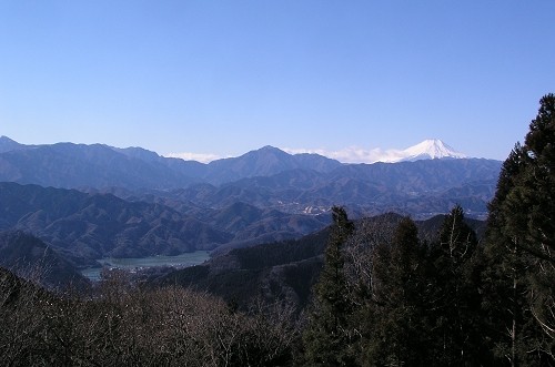 �i�M�R����̕x�m�R�A���͌΁A�O��̎R�X�B