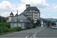 ��������̃z�e���X�B��O�̍��������̌��ɋ�x�z�e��������B