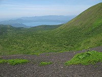 �Ȃ��炩�ȎR���̌������ɓc��΁B