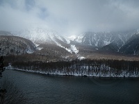 �z�e���̃��X�g��������̌i�F�B�Ċx�����������Ō����Ȃ�����B