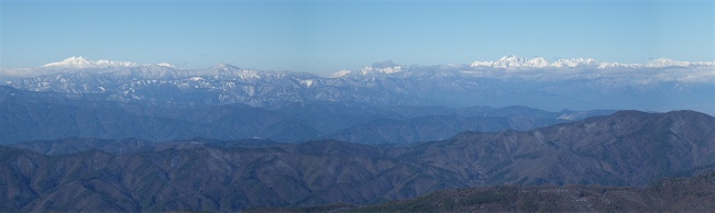 乗鞍岳から奥穂高〜槍ヶ岳の北アルプス南部。