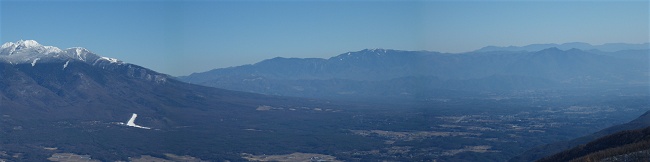 八ヶ岳の編笠山〜金峰山や秩父の山々。