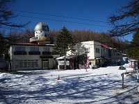 �䏊�����Ɍ��}�i�X���R���B�ʔN�c�Ƃł���B