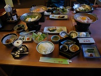 ���H�͂��������ȃ{�����[���ł����B�R�[�q�[�͖����B