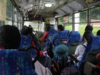 �A��̃o�X���y�X���Ȃōb�{�w�܂Œ��s�B